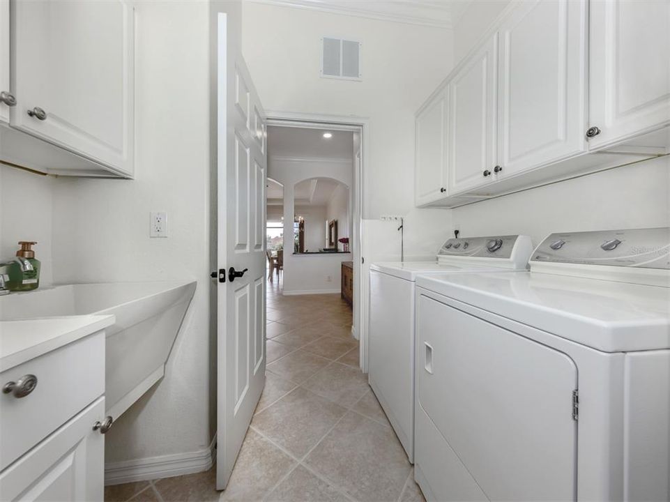 Activo con contrato: $599,000 (2 camas, 2 baños, 1909 Pies cuadrados)