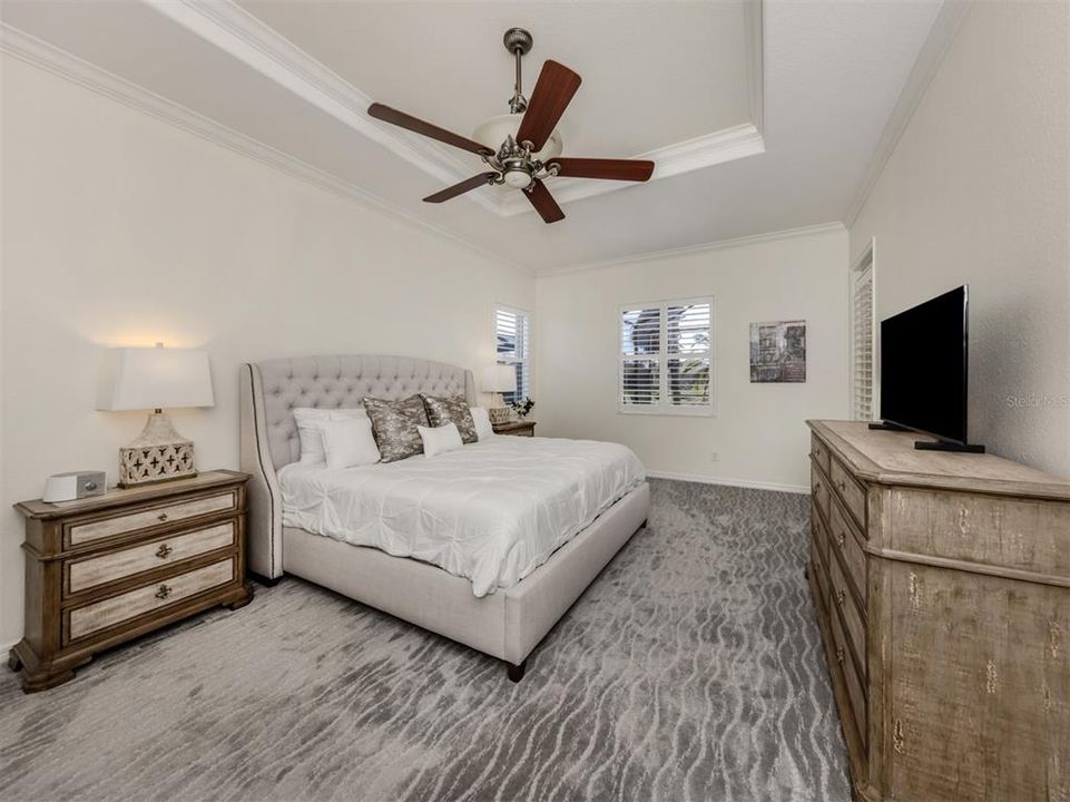 Activo con contrato: $599,000 (2 camas, 2 baños, 1909 Pies cuadrados)