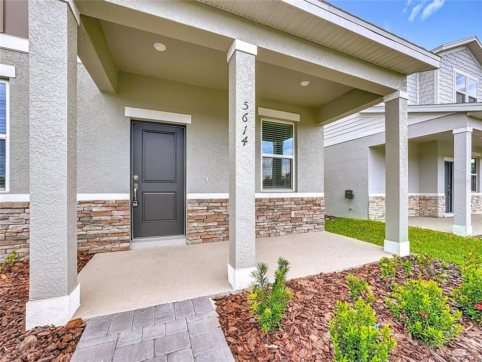 Active With Contract: $2,395 (3 beds, 2 baths, 1760 Square Feet)