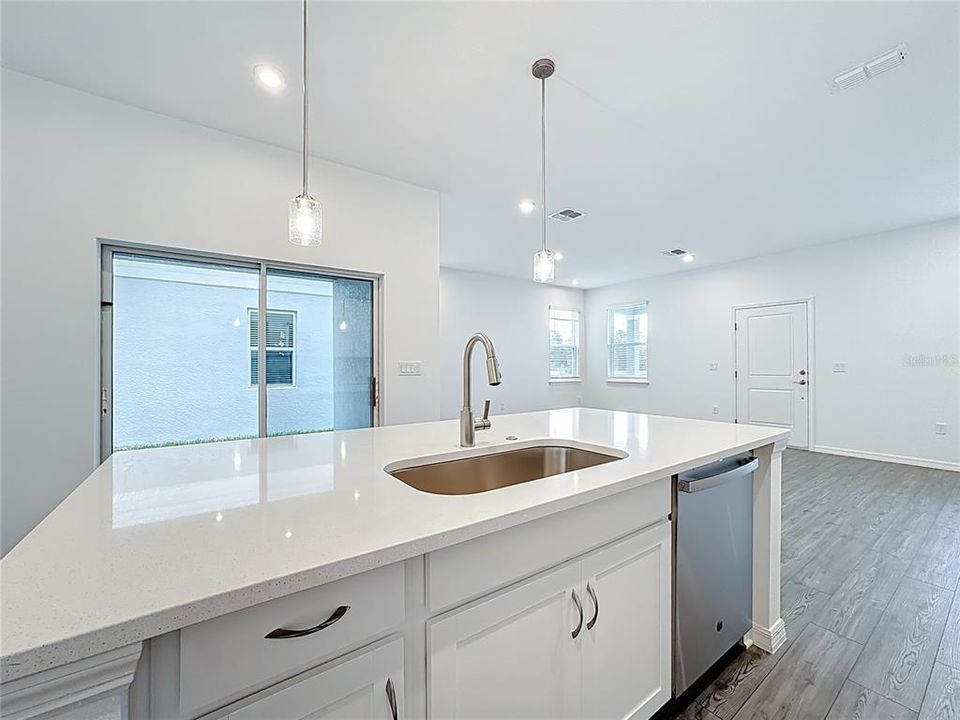 Active With Contract: $2,395 (3 beds, 2 baths, 1760 Square Feet)