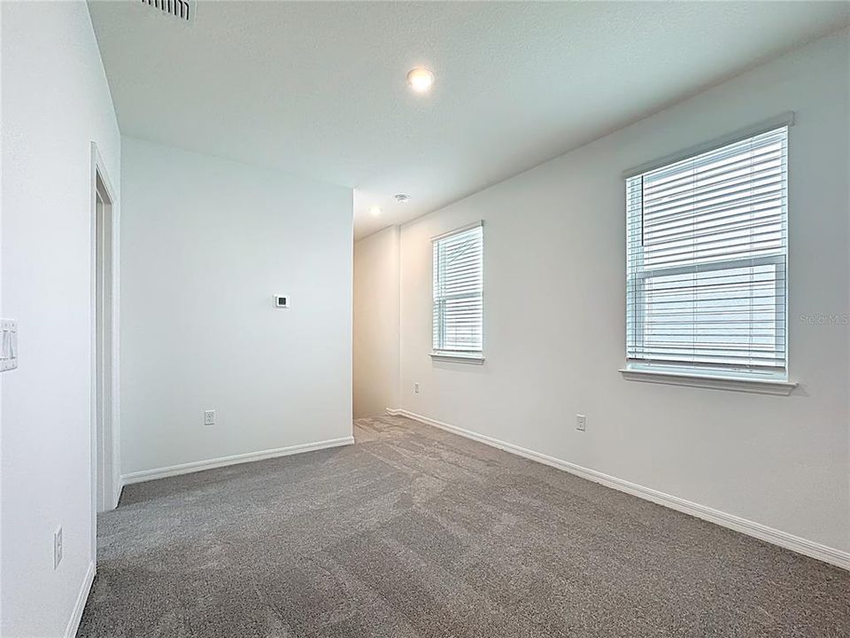 Active With Contract: $2,395 (3 beds, 2 baths, 1760 Square Feet)