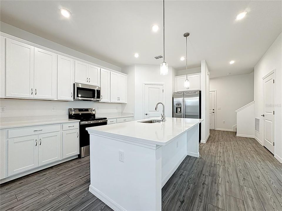 Active With Contract: $2,395 (3 beds, 2 baths, 1760 Square Feet)