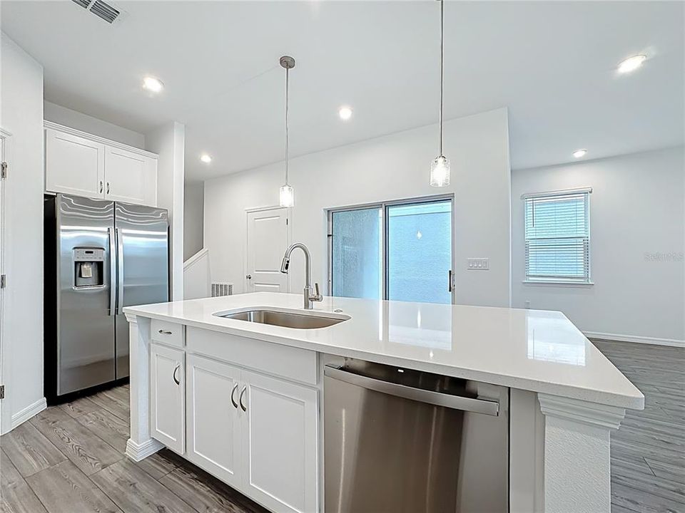 Active With Contract: $2,395 (3 beds, 2 baths, 1760 Square Feet)