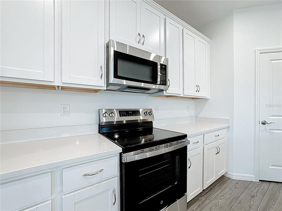 Active With Contract: $2,395 (3 beds, 2 baths, 1760 Square Feet)