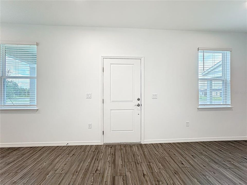 Active With Contract: $2,395 (3 beds, 2 baths, 1760 Square Feet)