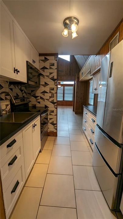 出租: $1,775 (2 贝兹, 2 浴室, 630 平方英尺)