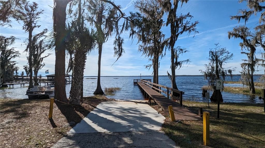 出租: $1,775 (2 贝兹, 2 浴室, 630 平方英尺)