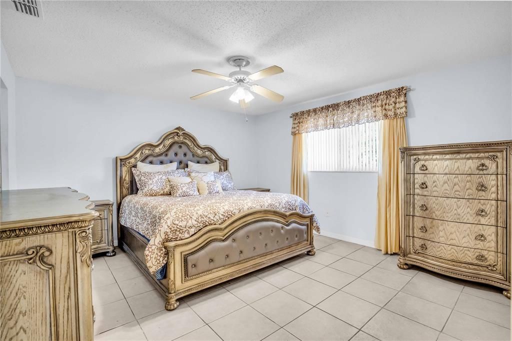 Active With Contract: $299,900 (4 beds, 2 baths, 1544 Square Feet)