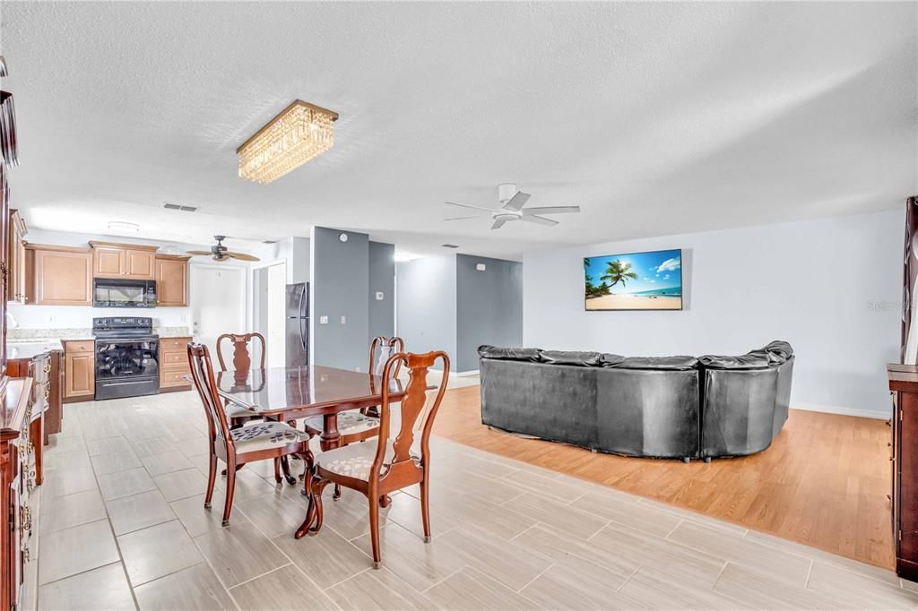 Active With Contract: $299,900 (4 beds, 2 baths, 1544 Square Feet)