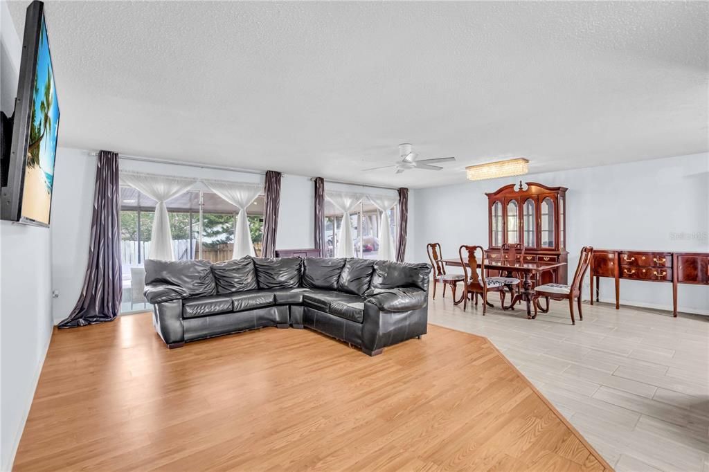 Active With Contract: $299,900 (4 beds, 2 baths, 1544 Square Feet)