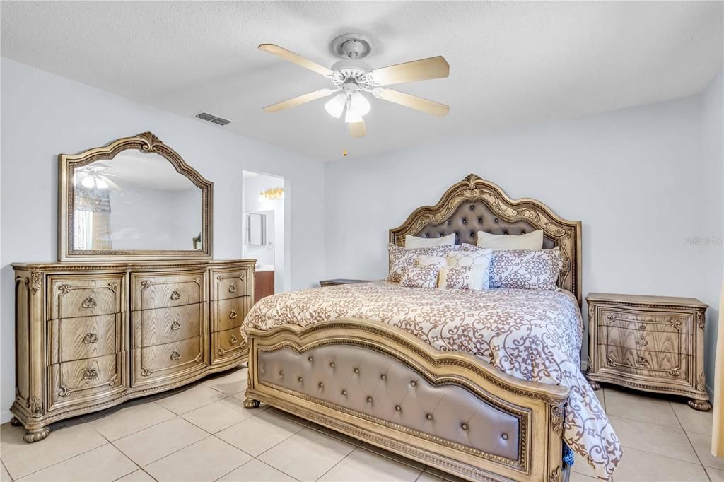 Active With Contract: $299,900 (4 beds, 2 baths, 1544 Square Feet)