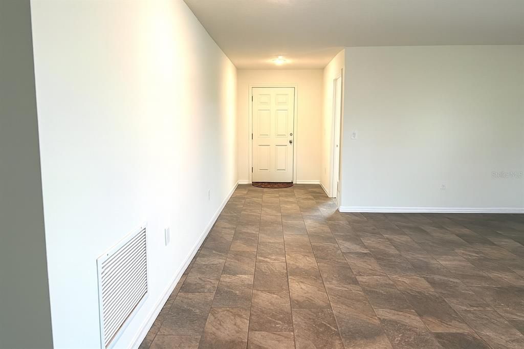 For Rent: $2,300 (4 beds, 2 baths, 2129 Square Feet)