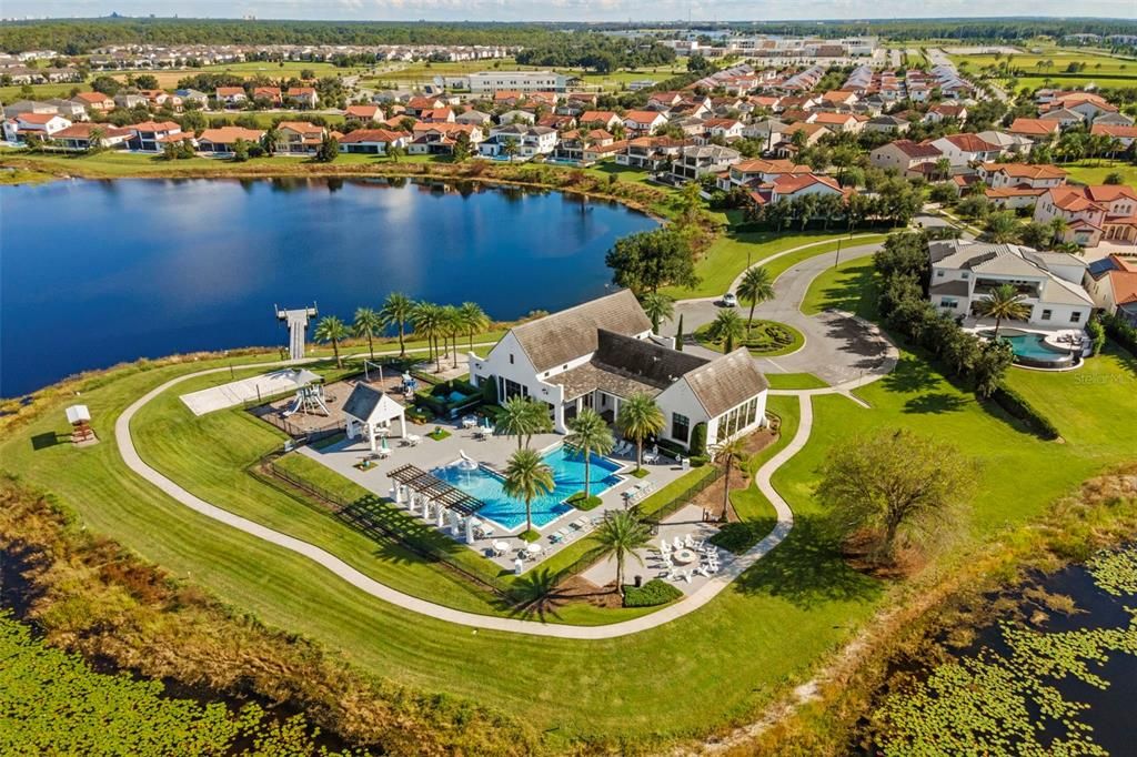 Под контрактом: $2,850,000 (5 спален, 5 ванн, 5043 Квадратных фут)