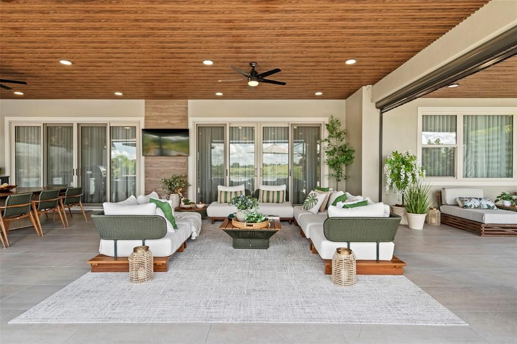 Под контрактом: $2,850,000 (5 спален, 5 ванн, 5043 Квадратных фут)