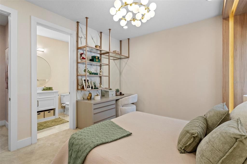 Под контрактом: $2,850,000 (5 спален, 5 ванн, 5043 Квадратных фут)