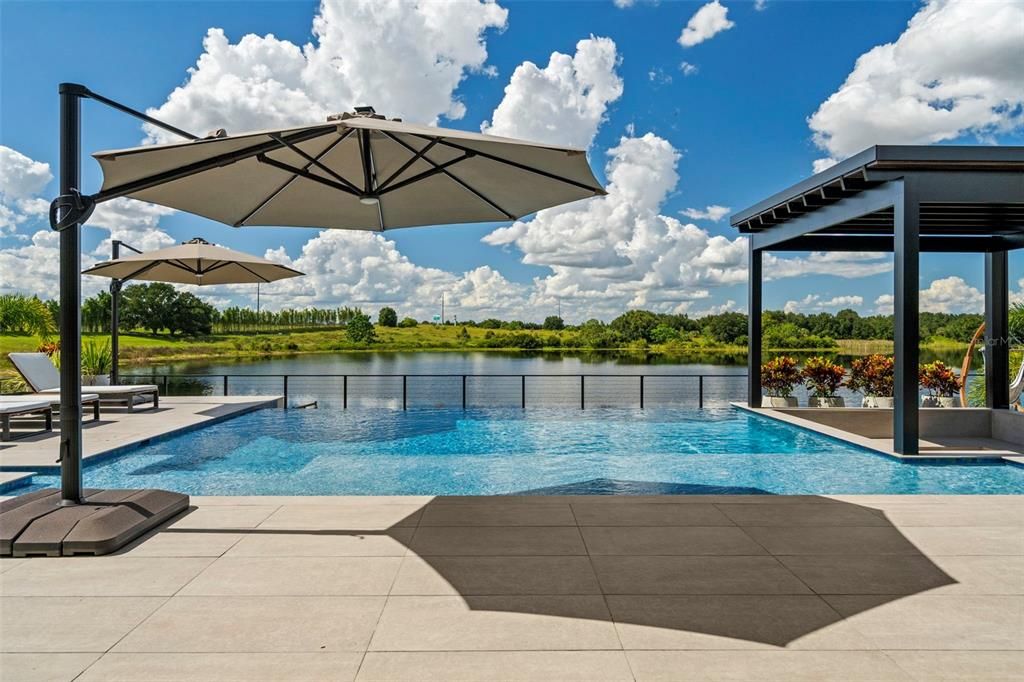 Под контрактом: $2,850,000 (5 спален, 5 ванн, 5043 Квадратных фут)