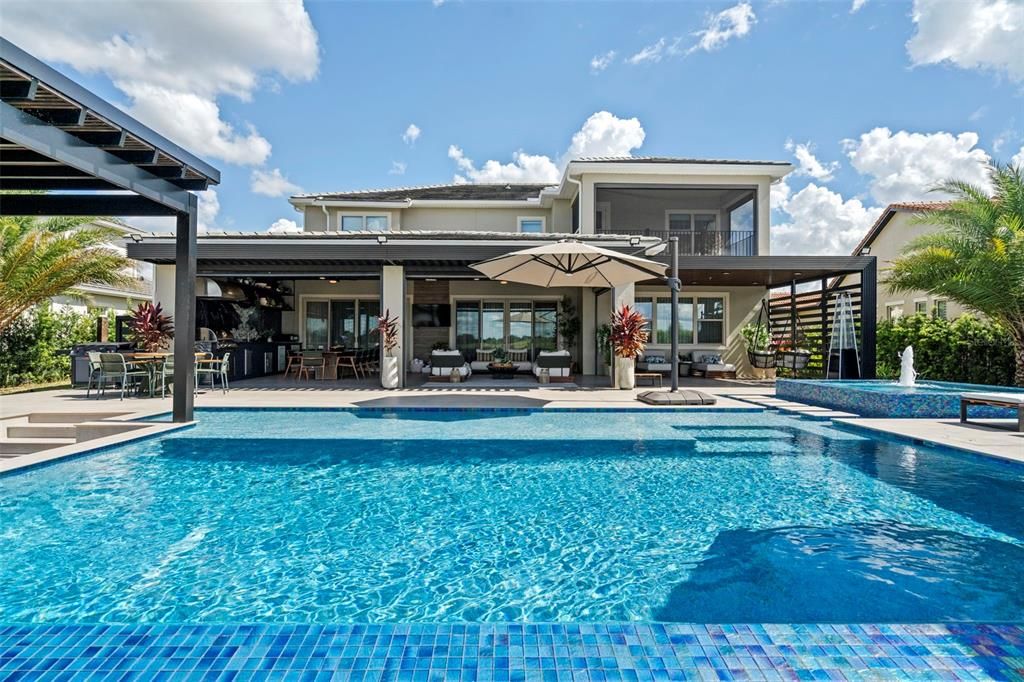 Под контрактом: $2,850,000 (5 спален, 5 ванн, 5043 Квадратных фут)