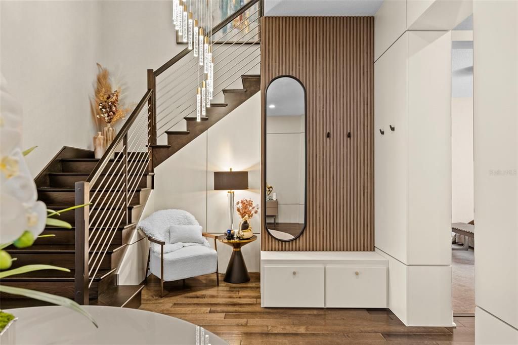 Под контрактом: $2,850,000 (5 спален, 5 ванн, 5043 Квадратных фут)