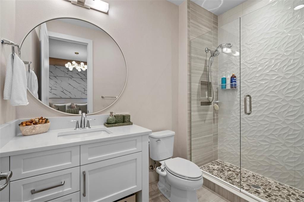 Под контрактом: $2,850,000 (5 спален, 5 ванн, 5043 Квадратных фут)