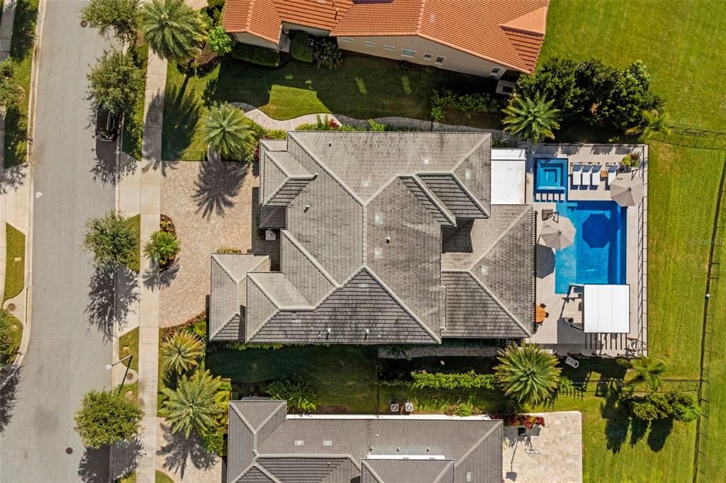 Под контрактом: $2,850,000 (5 спален, 5 ванн, 5043 Квадратных фут)