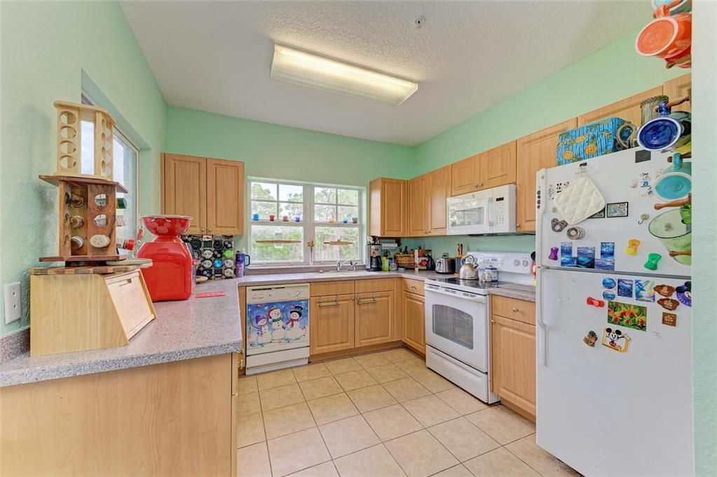 待售: $280,000 (3 贝兹, 3 浴室, 2044 平方英尺)