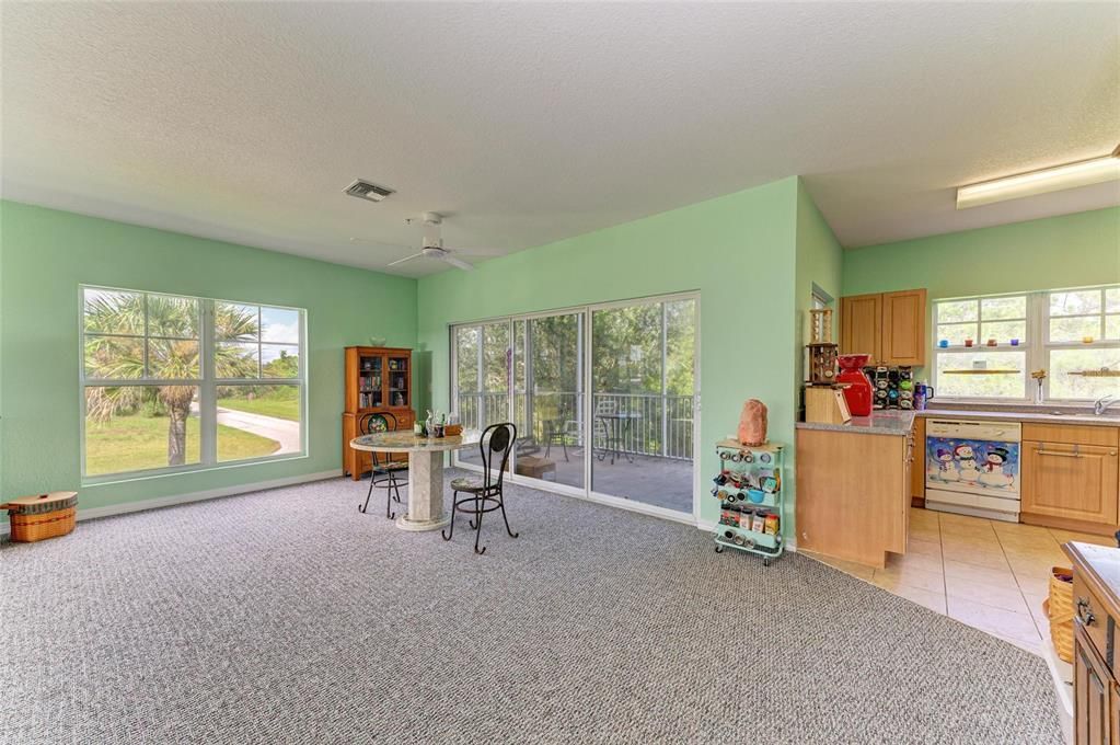 待售: $280,000 (3 贝兹, 3 浴室, 2044 平方英尺)