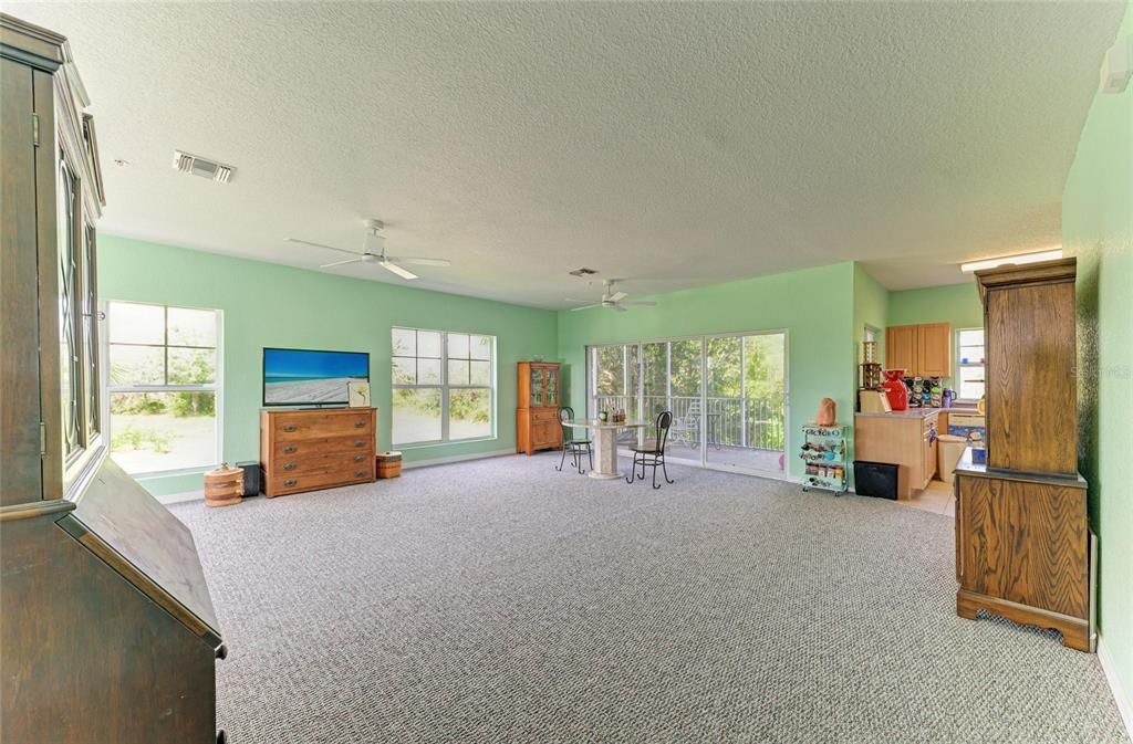 待售: $280,000 (3 贝兹, 3 浴室, 2044 平方英尺)