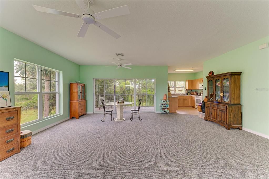 待售: $280,000 (3 贝兹, 3 浴室, 2044 平方英尺)