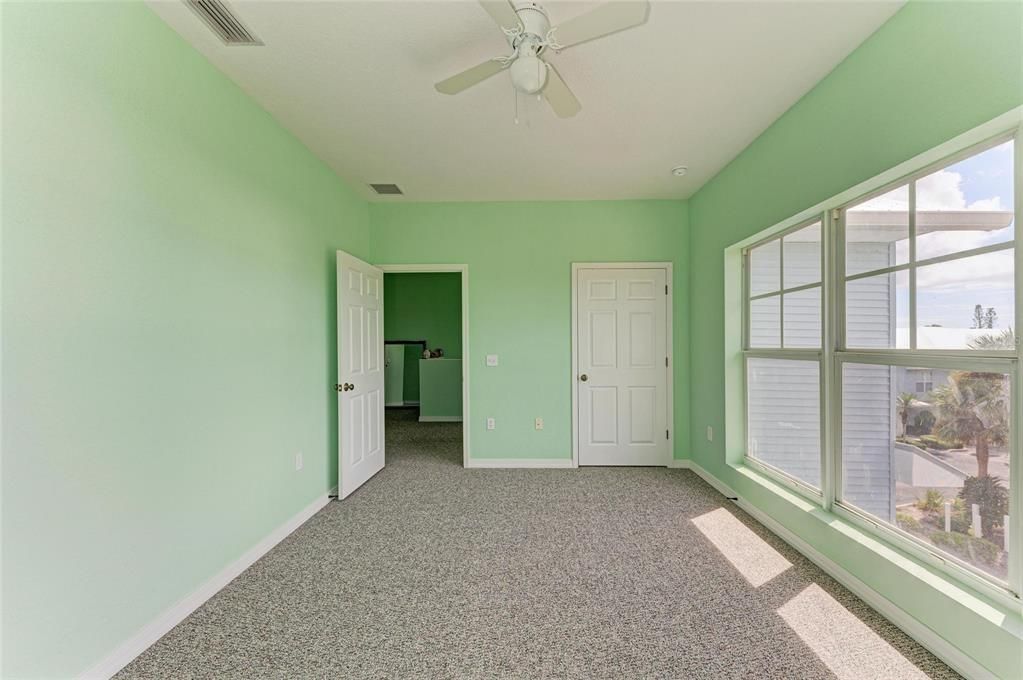 待售: $280,000 (3 贝兹, 3 浴室, 2044 平方英尺)