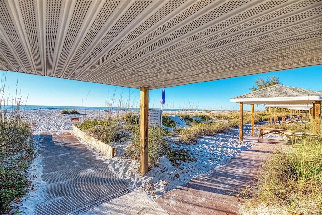 待售: $280,000 (3 贝兹, 3 浴室, 2044 平方英尺)