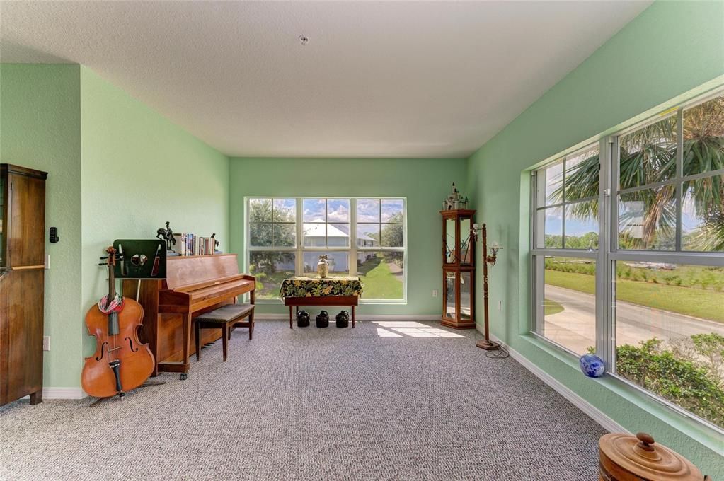 待售: $280,000 (3 贝兹, 3 浴室, 2044 平方英尺)