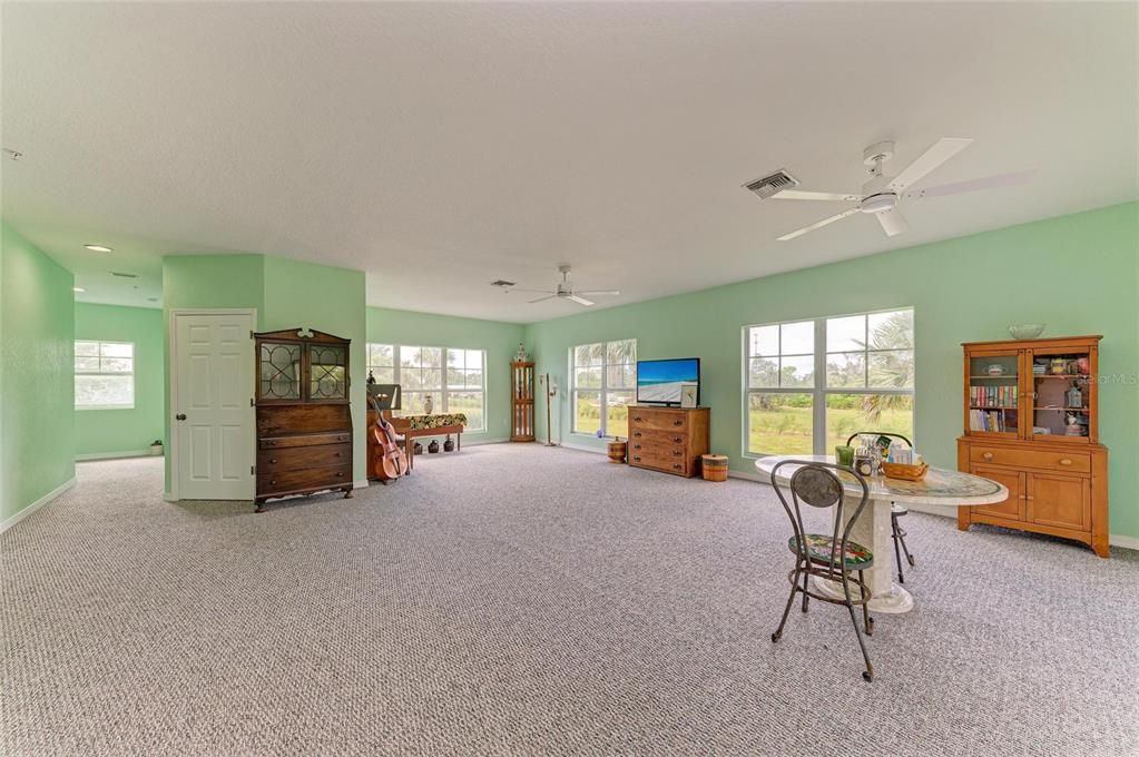 待售: $280,000 (3 贝兹, 3 浴室, 2044 平方英尺)