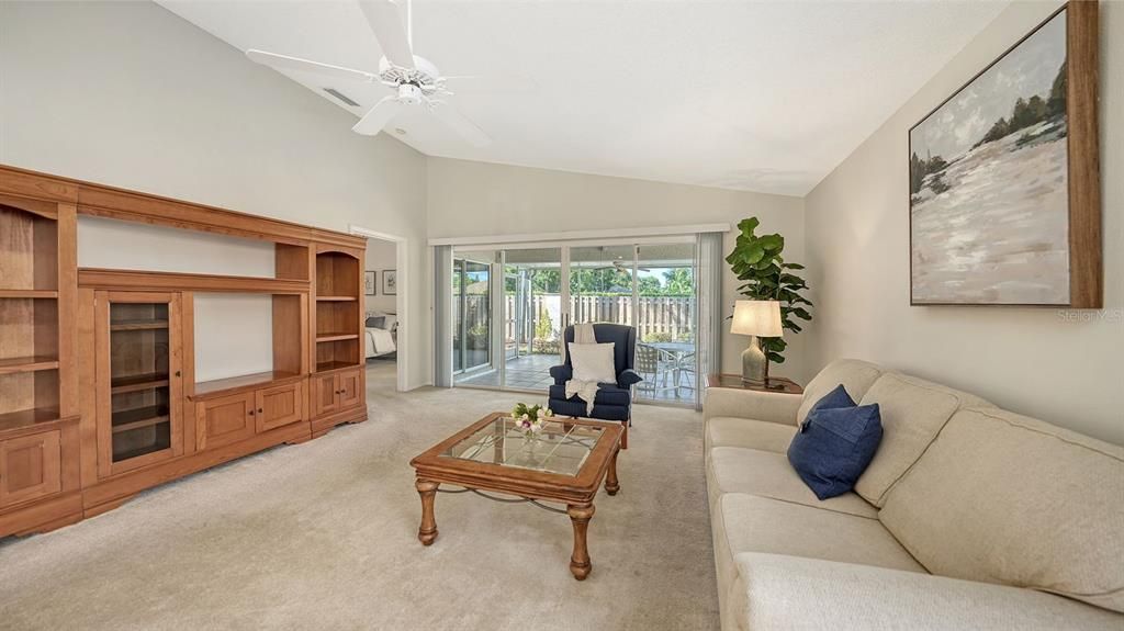 Active With Contract: $350,000 (3 beds, 2 baths, 1311 Square Feet)