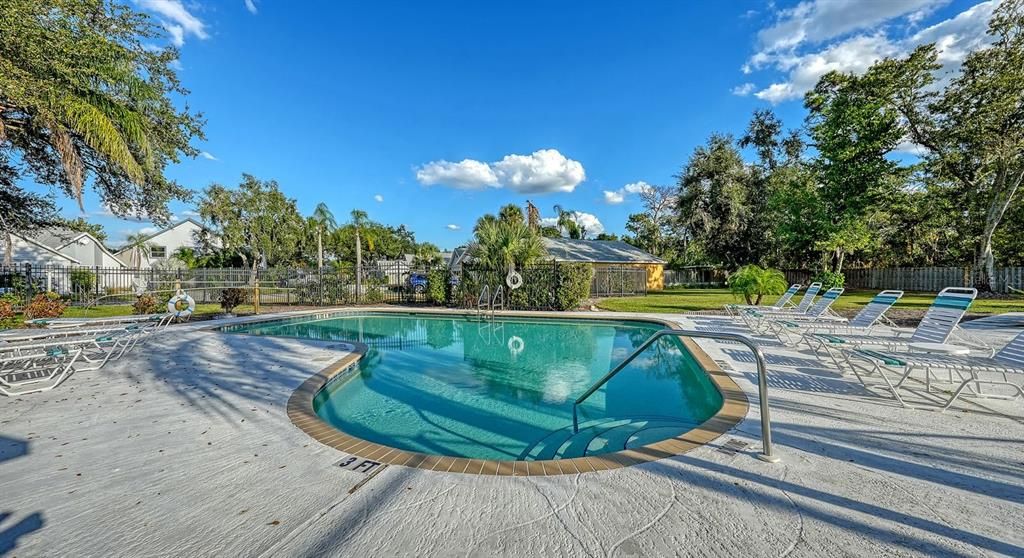 Active With Contract: $350,000 (3 beds, 2 baths, 1311 Square Feet)