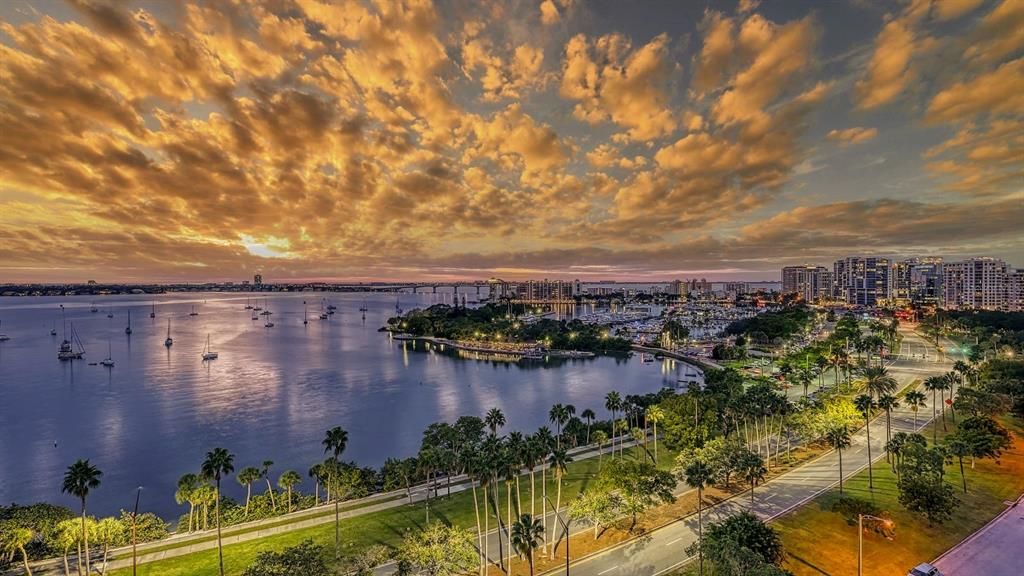 Active With Contract: $350,000 (3 beds, 2 baths, 1311 Square Feet)