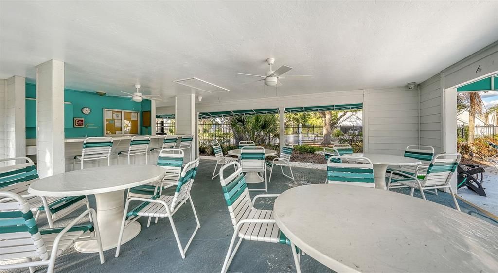 Active With Contract: $350,000 (3 beds, 2 baths, 1311 Square Feet)