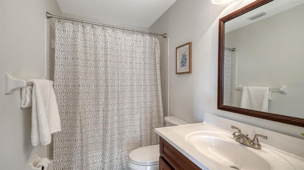 Active With Contract: $350,000 (3 beds, 2 baths, 1311 Square Feet)