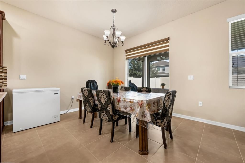 Activo con contrato: $439,900 (4 camas, 2 baños, 1850 Pies cuadrados)