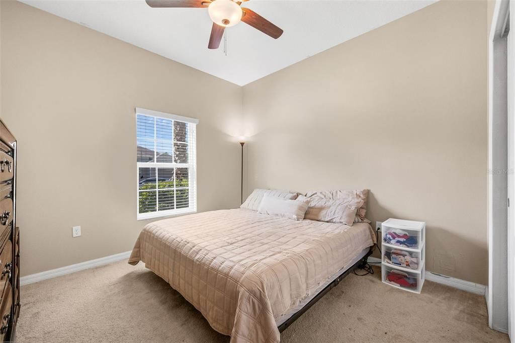 Activo con contrato: $439,900 (4 camas, 2 baños, 1850 Pies cuadrados)