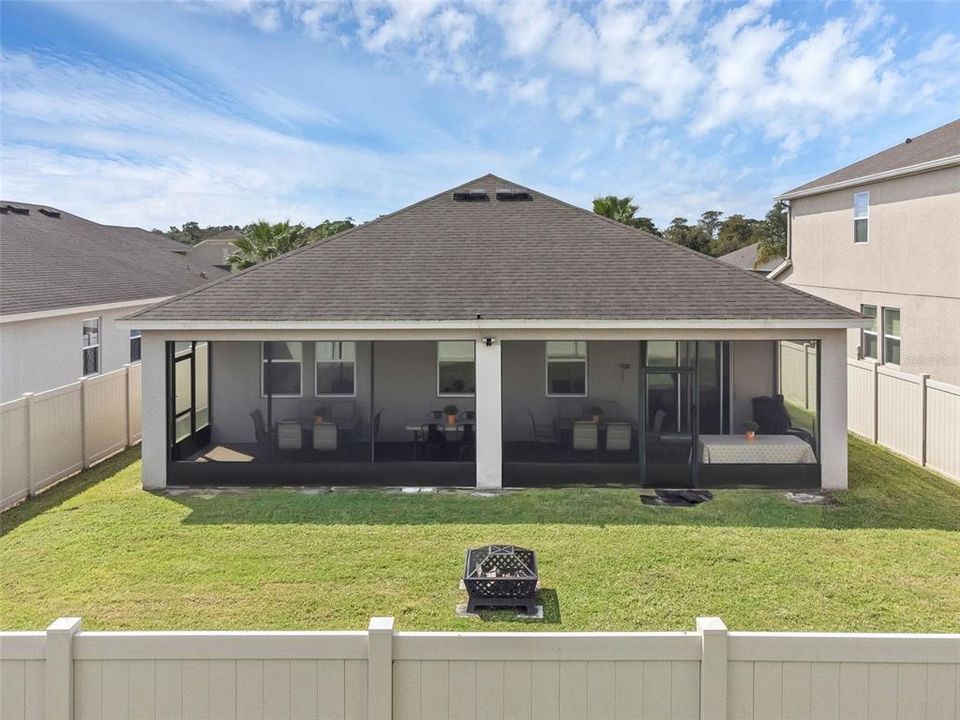 Activo con contrato: $439,900 (4 camas, 2 baños, 1850 Pies cuadrados)