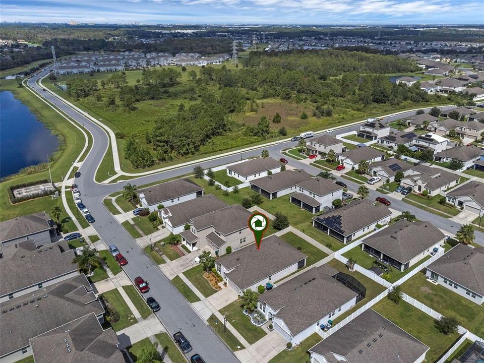 Activo con contrato: $439,900 (4 camas, 2 baños, 1850 Pies cuadrados)