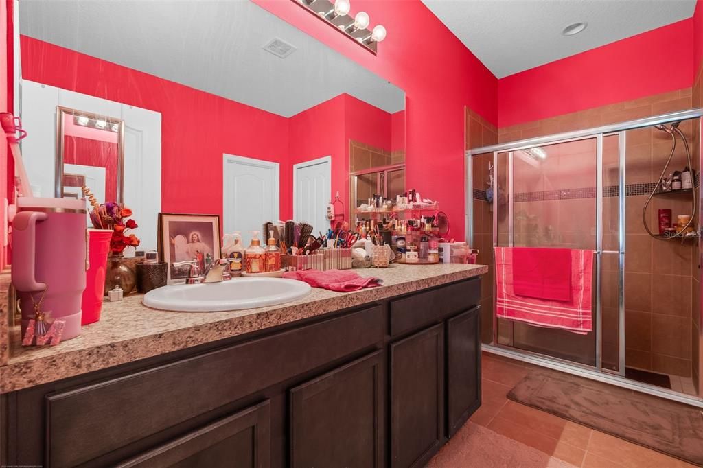 Activo con contrato: $439,900 (4 camas, 2 baños, 1850 Pies cuadrados)