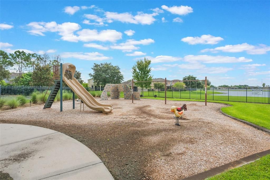 Activo con contrato: $439,900 (4 camas, 2 baños, 1850 Pies cuadrados)