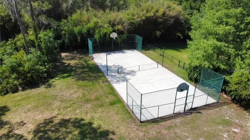 For Sale: $650,000 (4 beds, 2 baths, 2026 Square Feet)