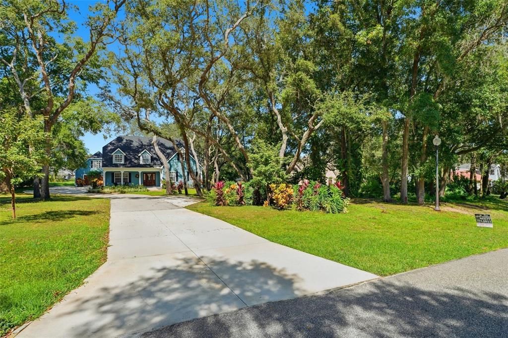 For Sale: $650,000 (4 beds, 2 baths, 2026 Square Feet)