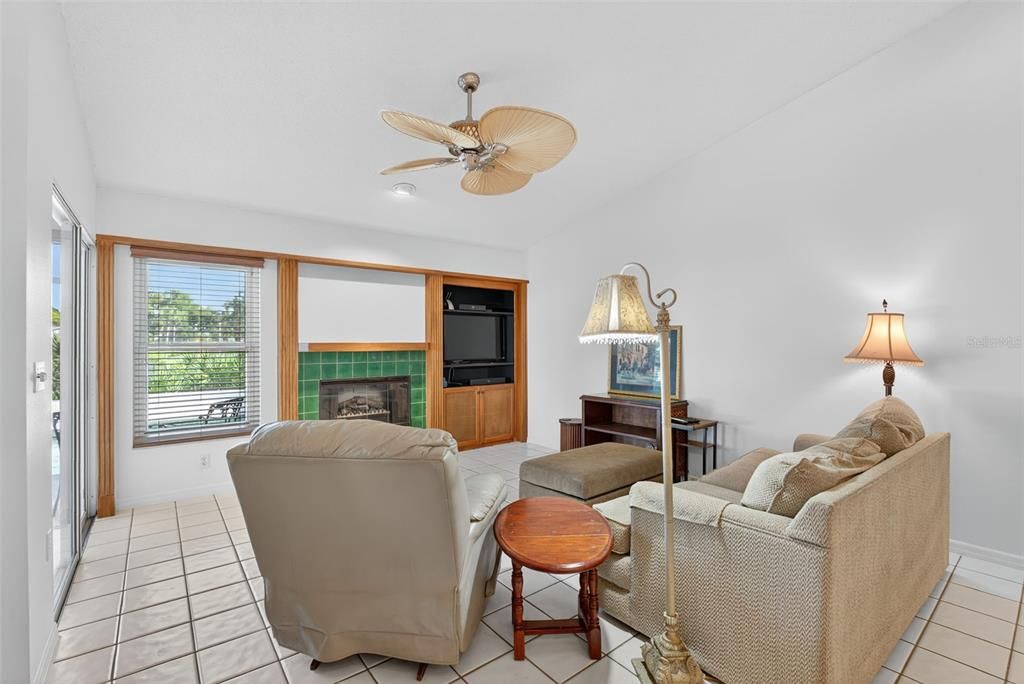 待售: $579,000 (3 贝兹, 2 浴室, 1961 平方英尺)