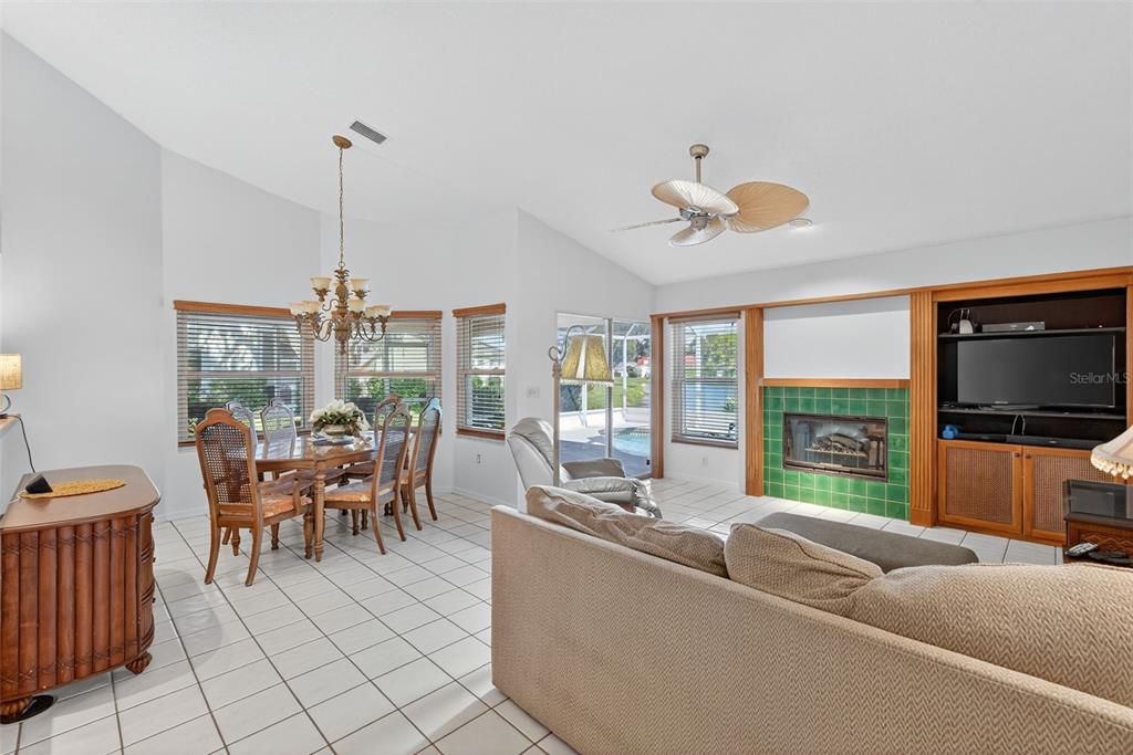 待售: $579,000 (3 贝兹, 2 浴室, 1961 平方英尺)