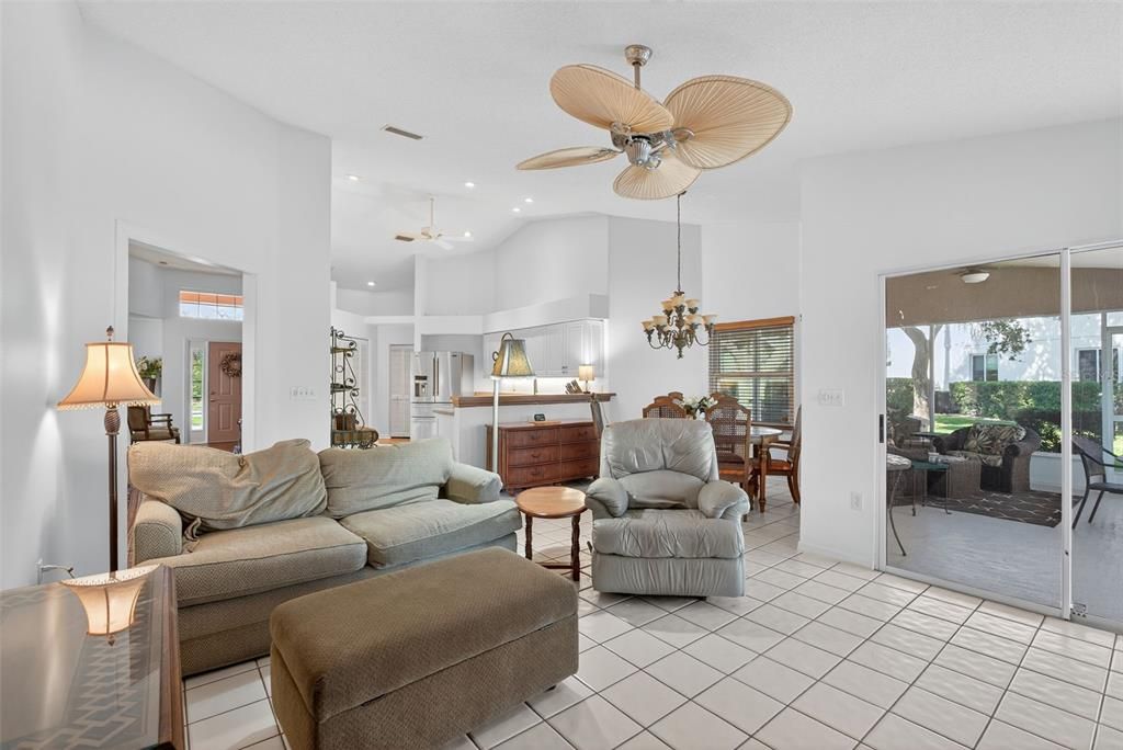 待售: $579,000 (3 贝兹, 2 浴室, 1961 平方英尺)