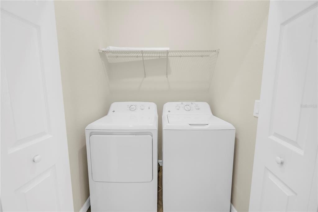 待售: $385,000 (2 贝兹, 2 浴室, 1151 平方英尺)