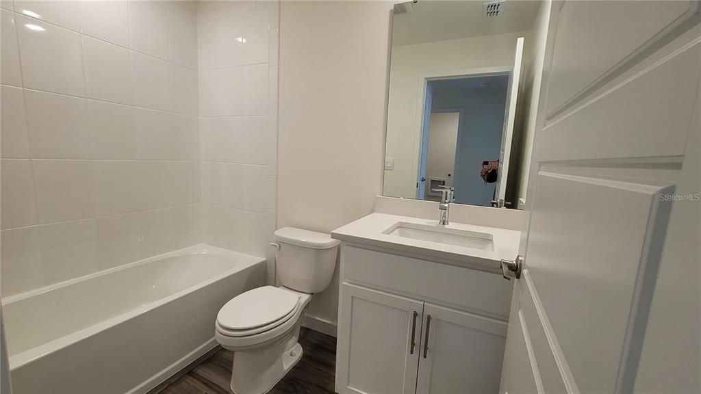 For Rent: $2,200 (3 beds, 2 baths, 1200 Square Feet)